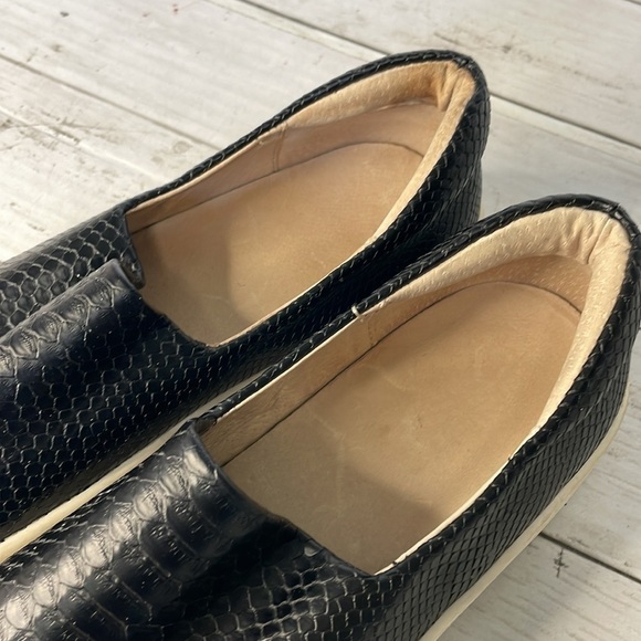 J Slides Black Reptile Platform Slip On Sneaker Loafer - Picture 9 of 12